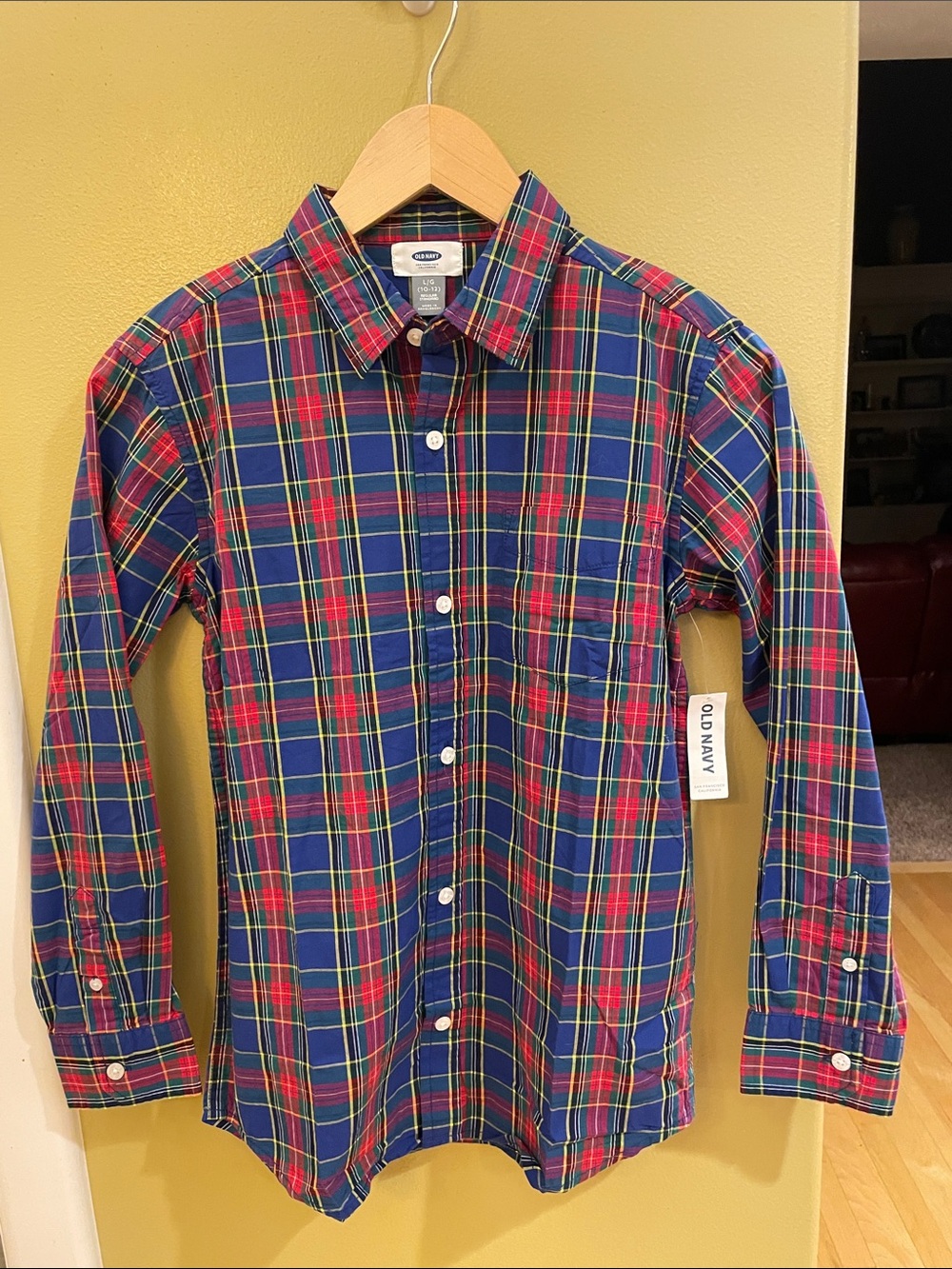 NWT Old Navy Boys Red and Blue Plaid Button-Down Shirt. Size 10-12